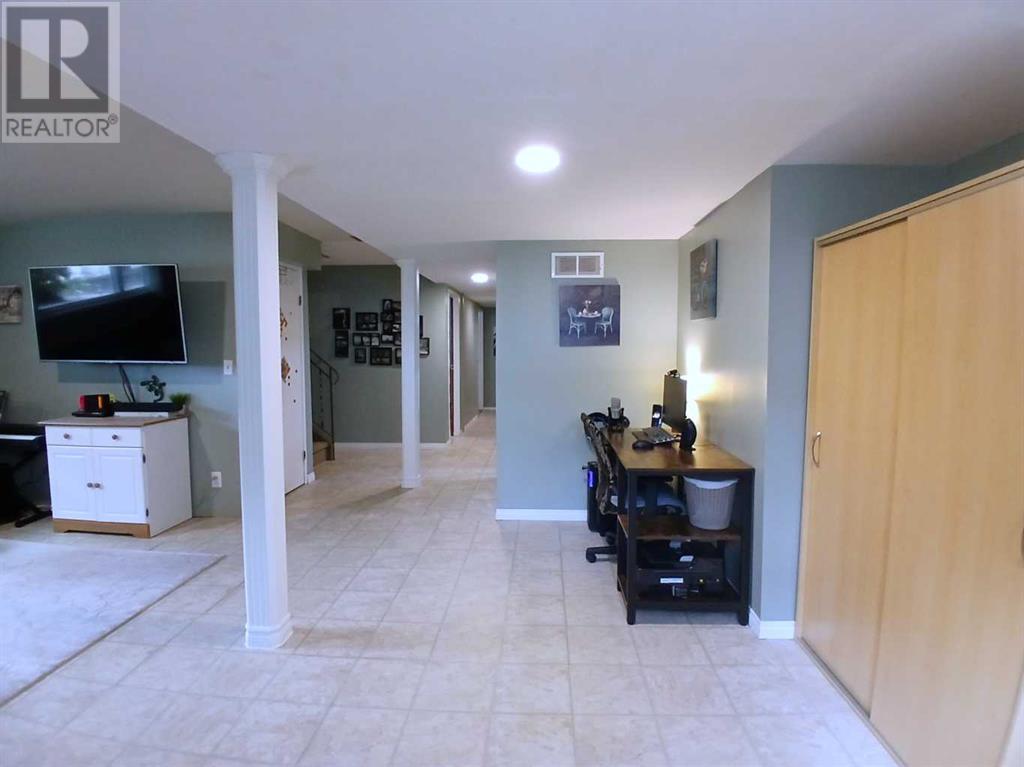 Photo 30 of 3808 49 A Avenue, Innisfail AB