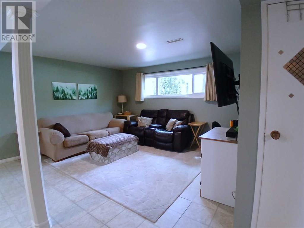 Photo 24 of 3808 49 A Avenue, Innisfail AB