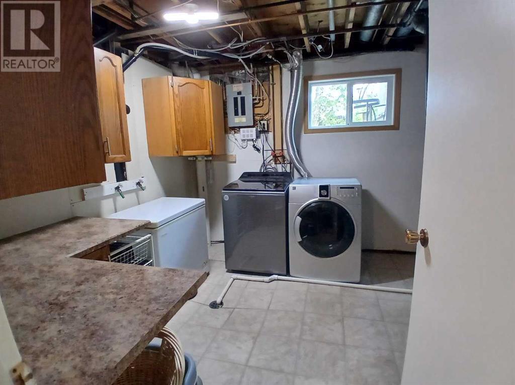 Photo 18 of 3808 49 A Avenue, Innisfail AB