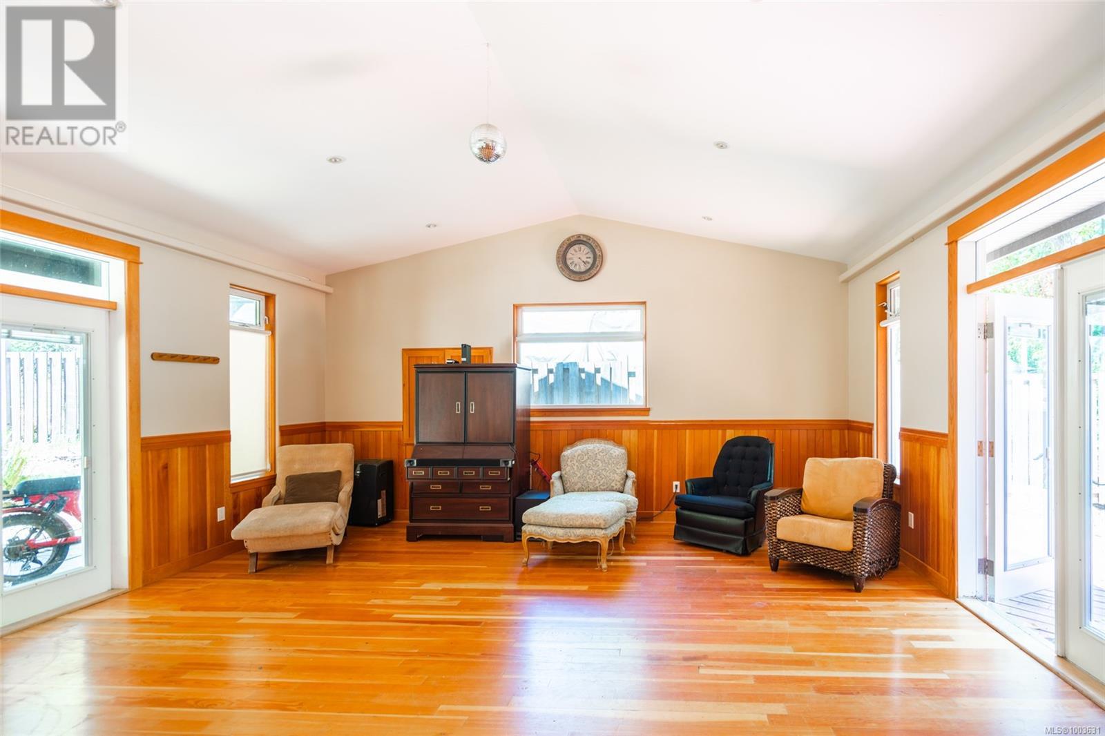 8 Pirate Pl, Protection Island