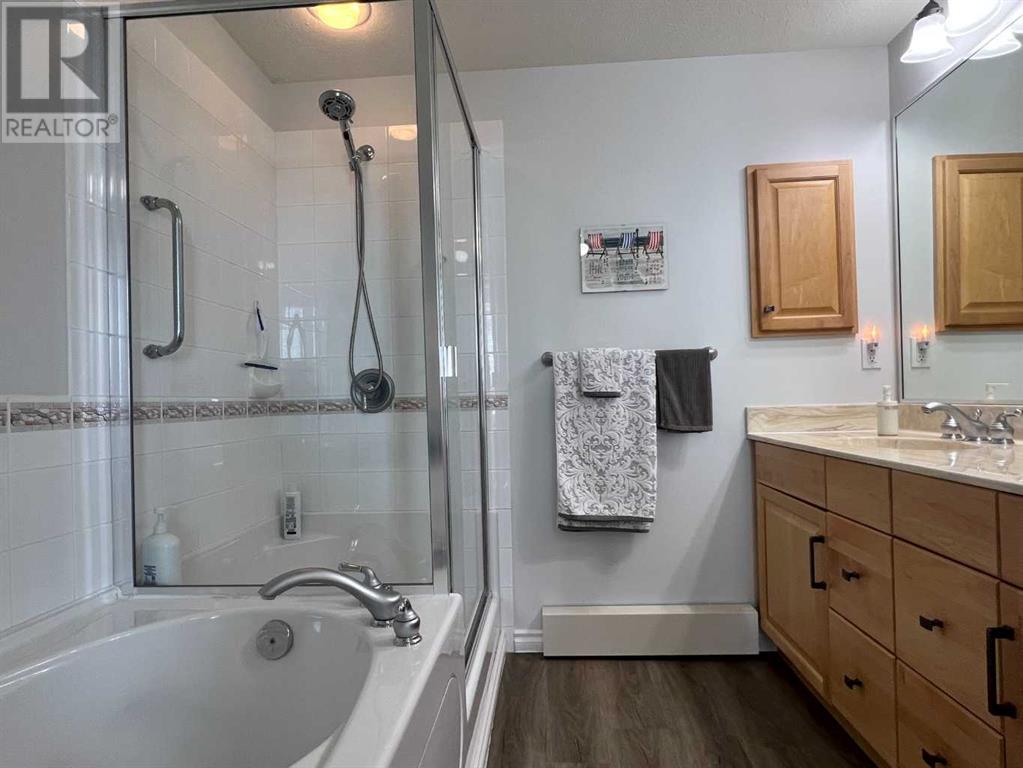 Single Family House for Sale in    Avenue NW Hounsfield Heights/Briar Hill Calgary 