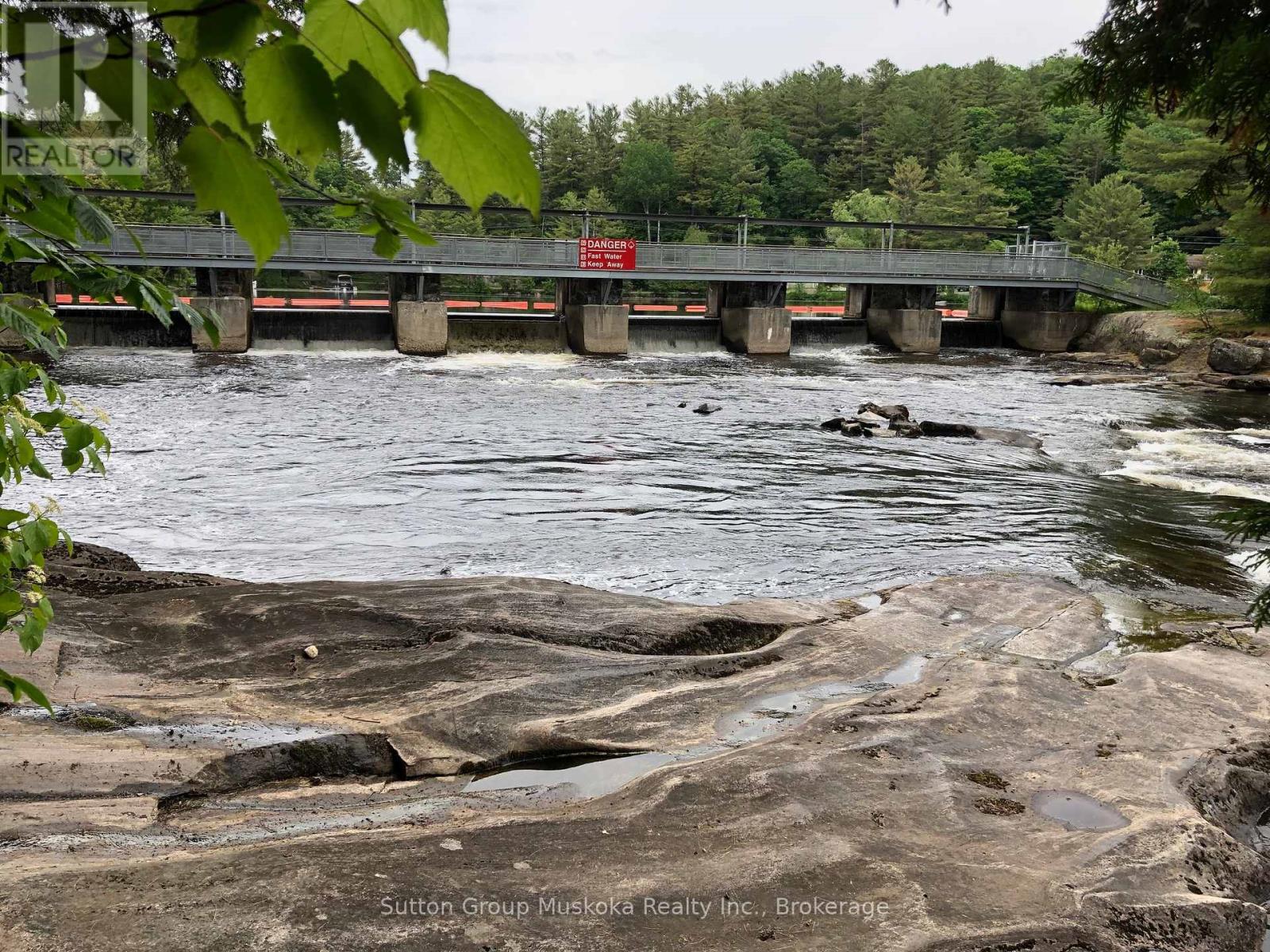 Photo 32 of 726 Muskoka Rd 10 Road, Huntsville ON