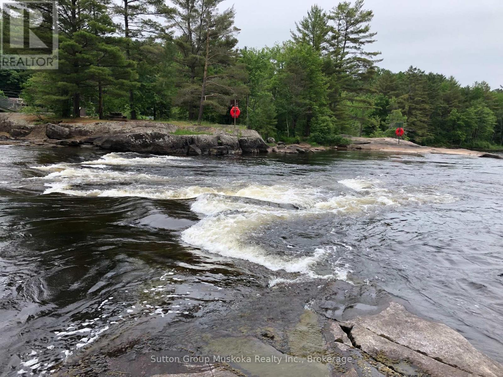 Photo 35 of 726 Muskoka Rd 10 Road, Huntsville ON