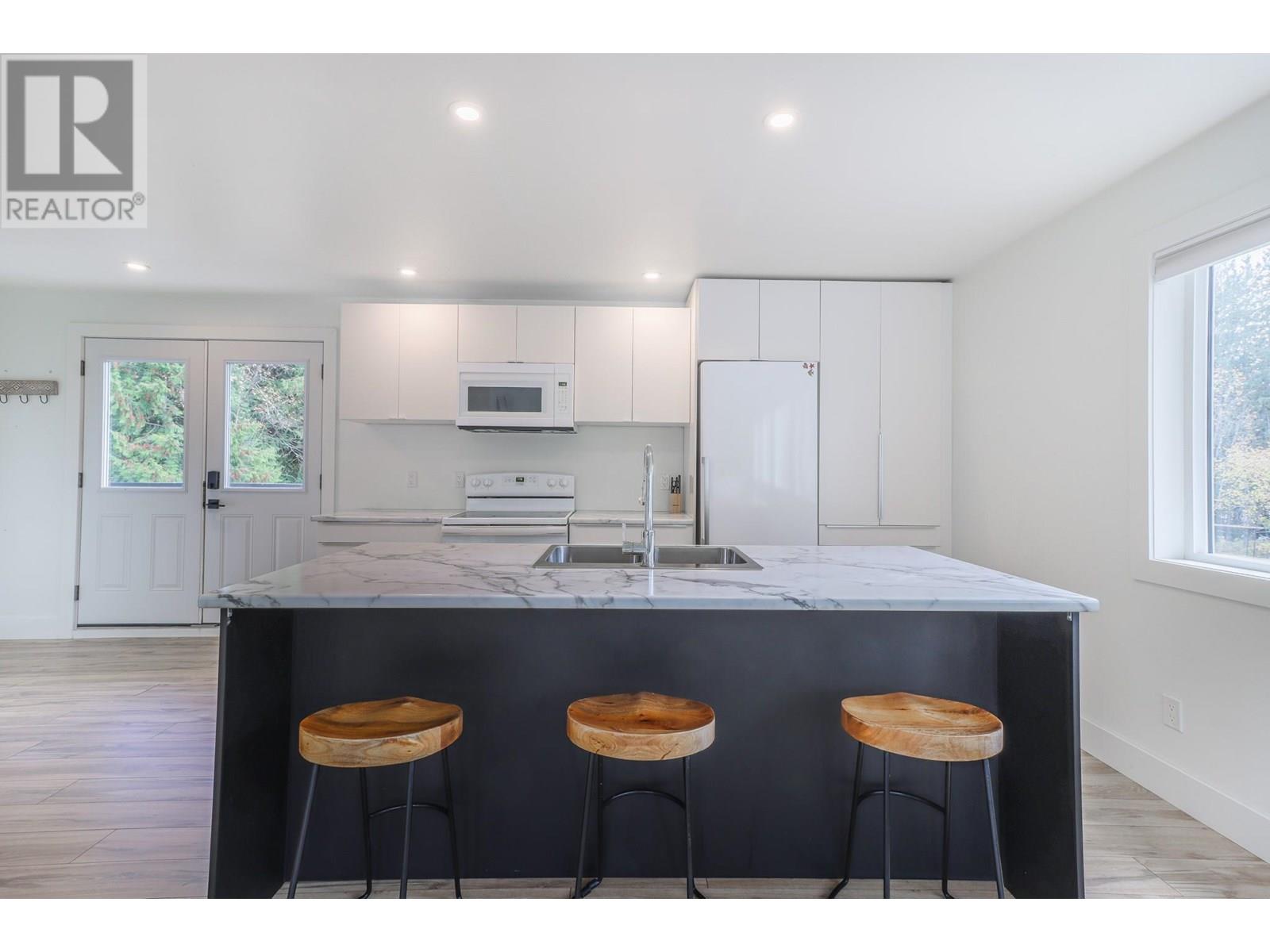 16102 3A Highway, Crawford Bay