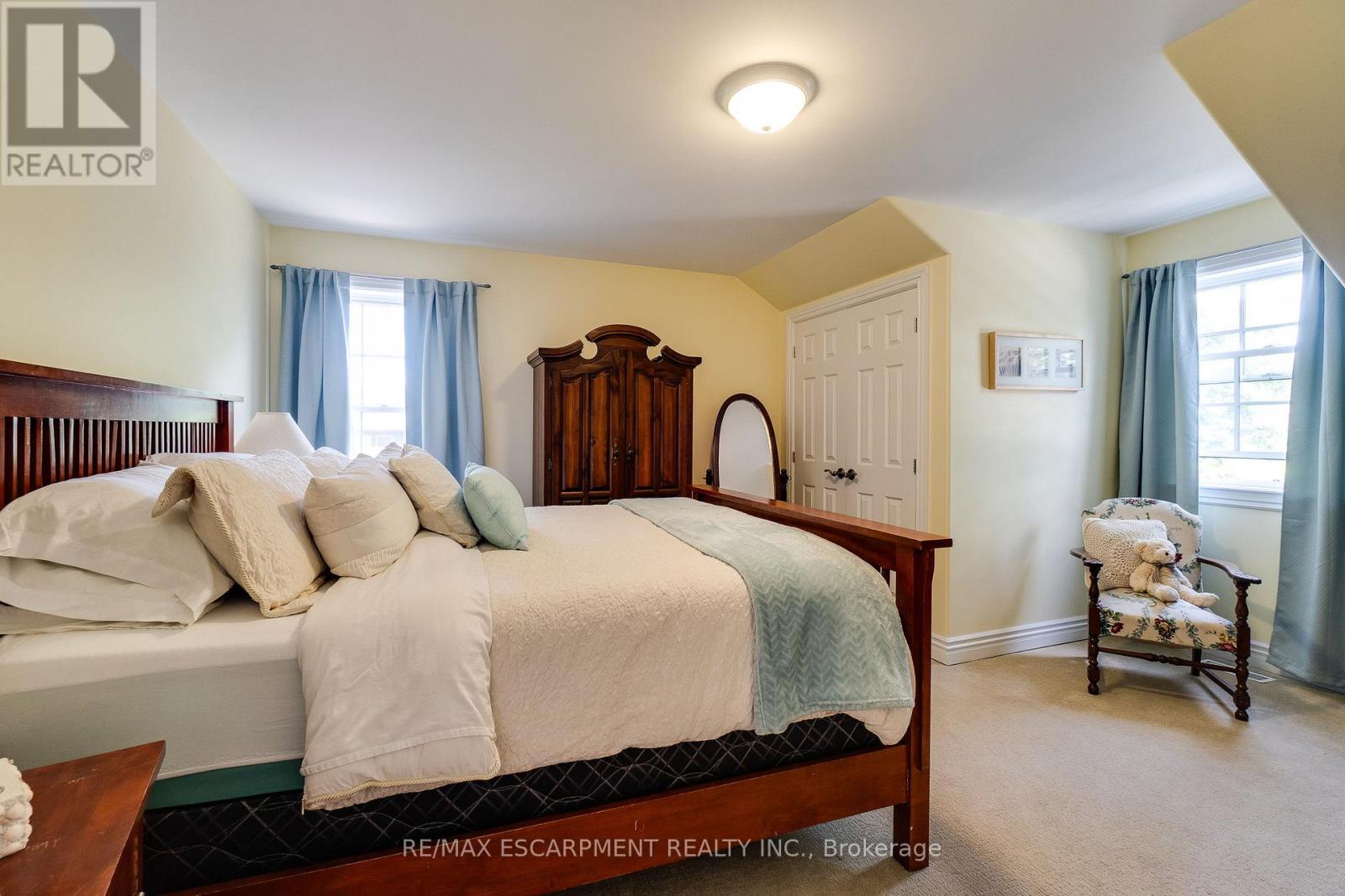 Photo 31 of 1026 Beach Boulevard, Hamilton ON