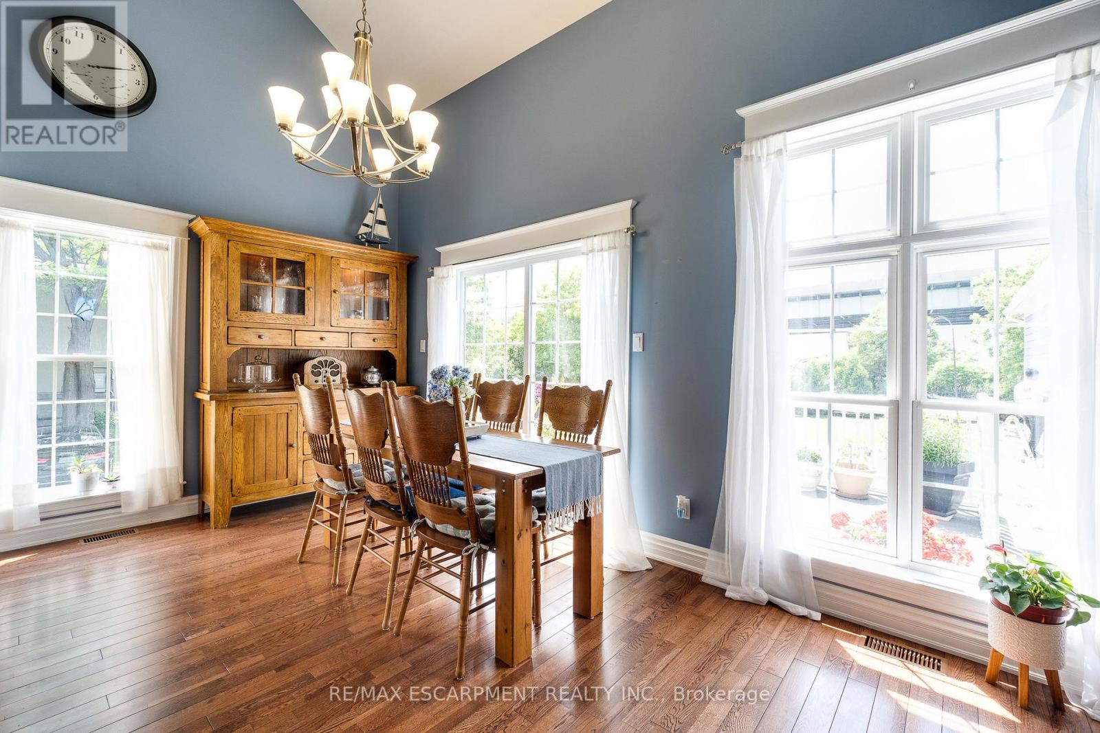 Photo 14 of 1026 Beach Boulevard, Hamilton ON