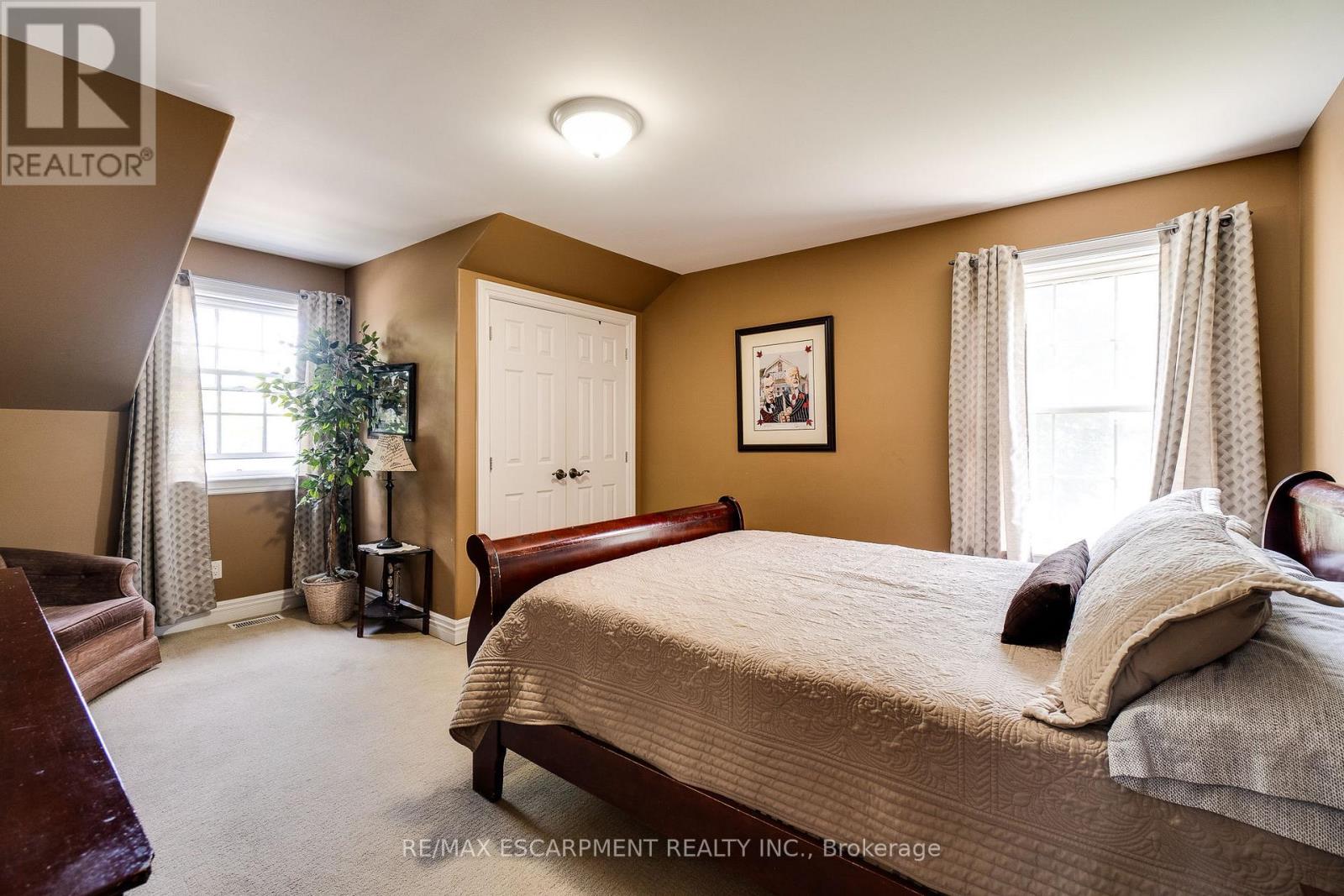 Photo 34 of 1026 Beach Boulevard, Hamilton ON