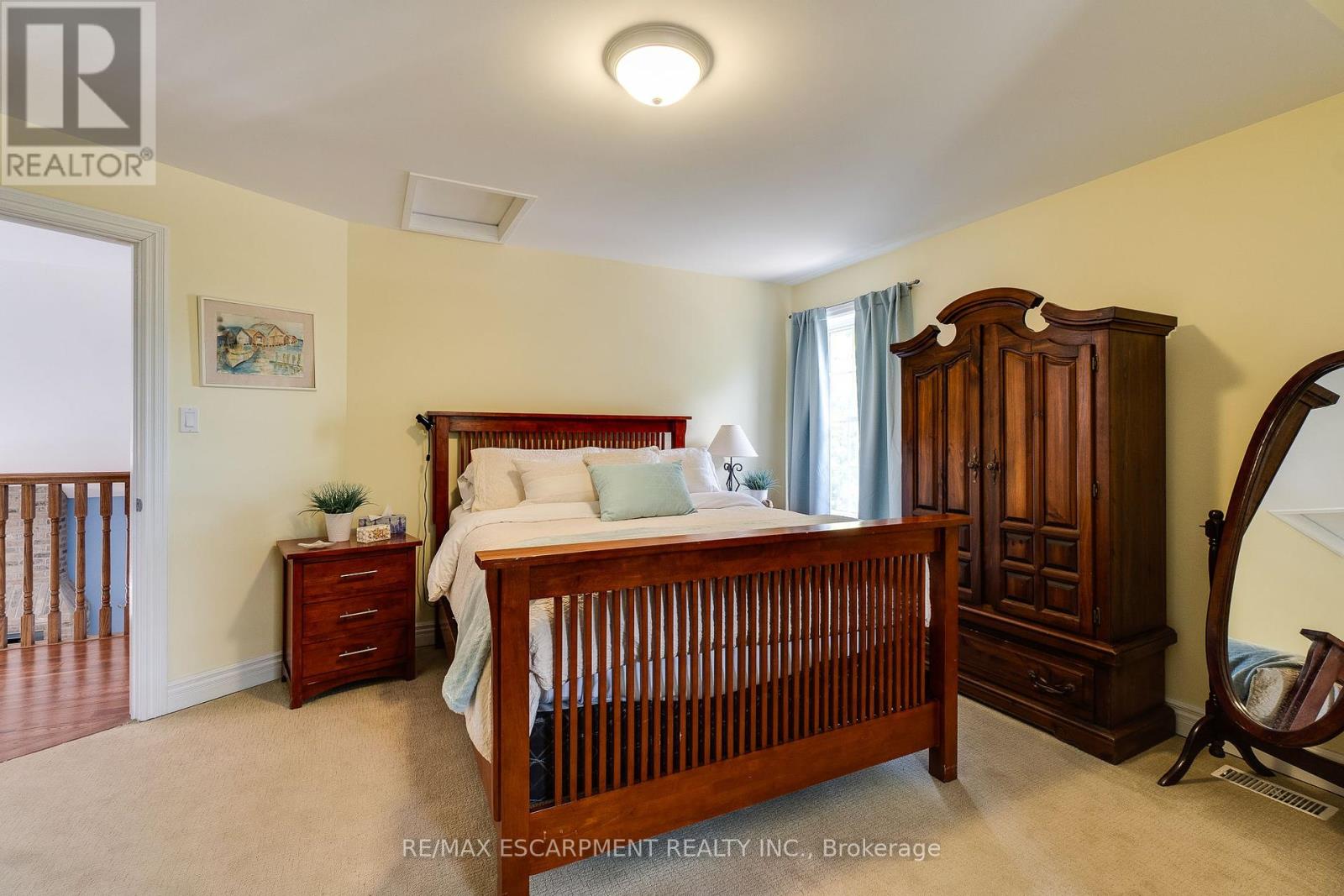 Photo 32 of 1026 Beach Boulevard, Hamilton ON