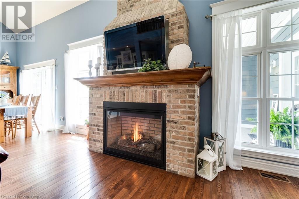Photo 12 of 1026 Beach Boulevard, Hamilton ON
