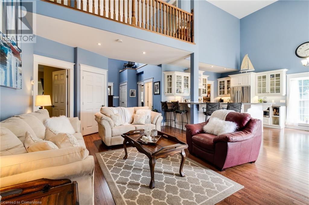 Photo 11 of 1026 Beach Boulevard, Hamilton ON