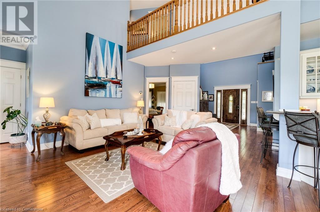 Photo 10 of 1026 Beach Boulevard, Hamilton ON