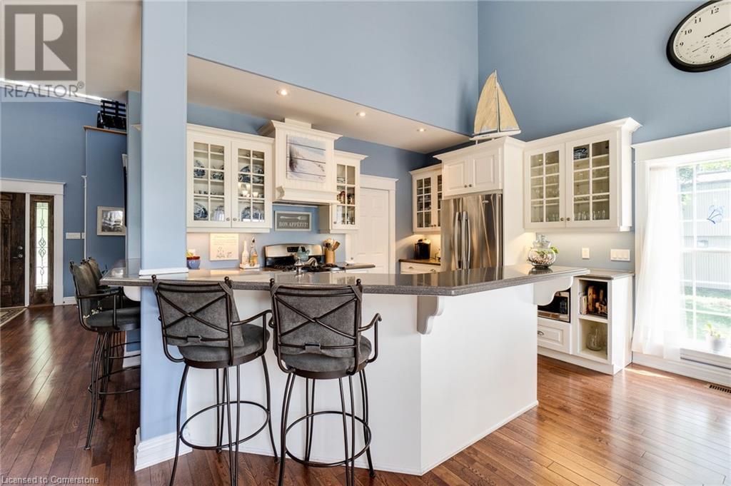 Photo 17 of 1026 Beach Boulevard, Hamilton ON