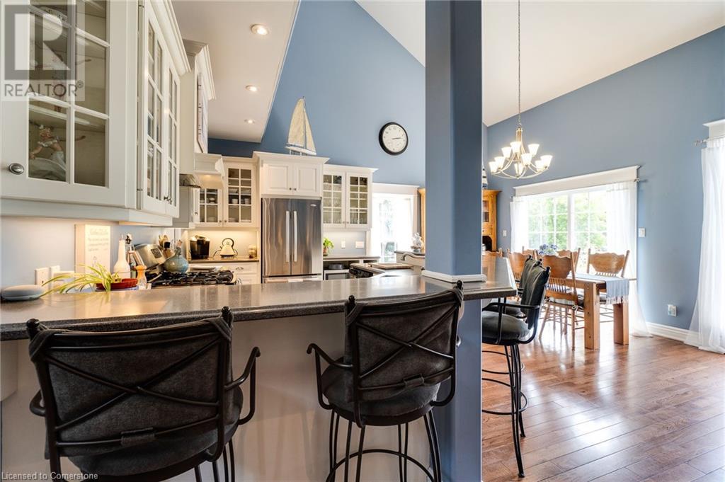 Photo 18 of 1026 Beach Boulevard, Hamilton ON