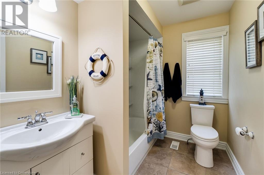 Photo 33 of 1026 Beach Boulevard, Hamilton ON