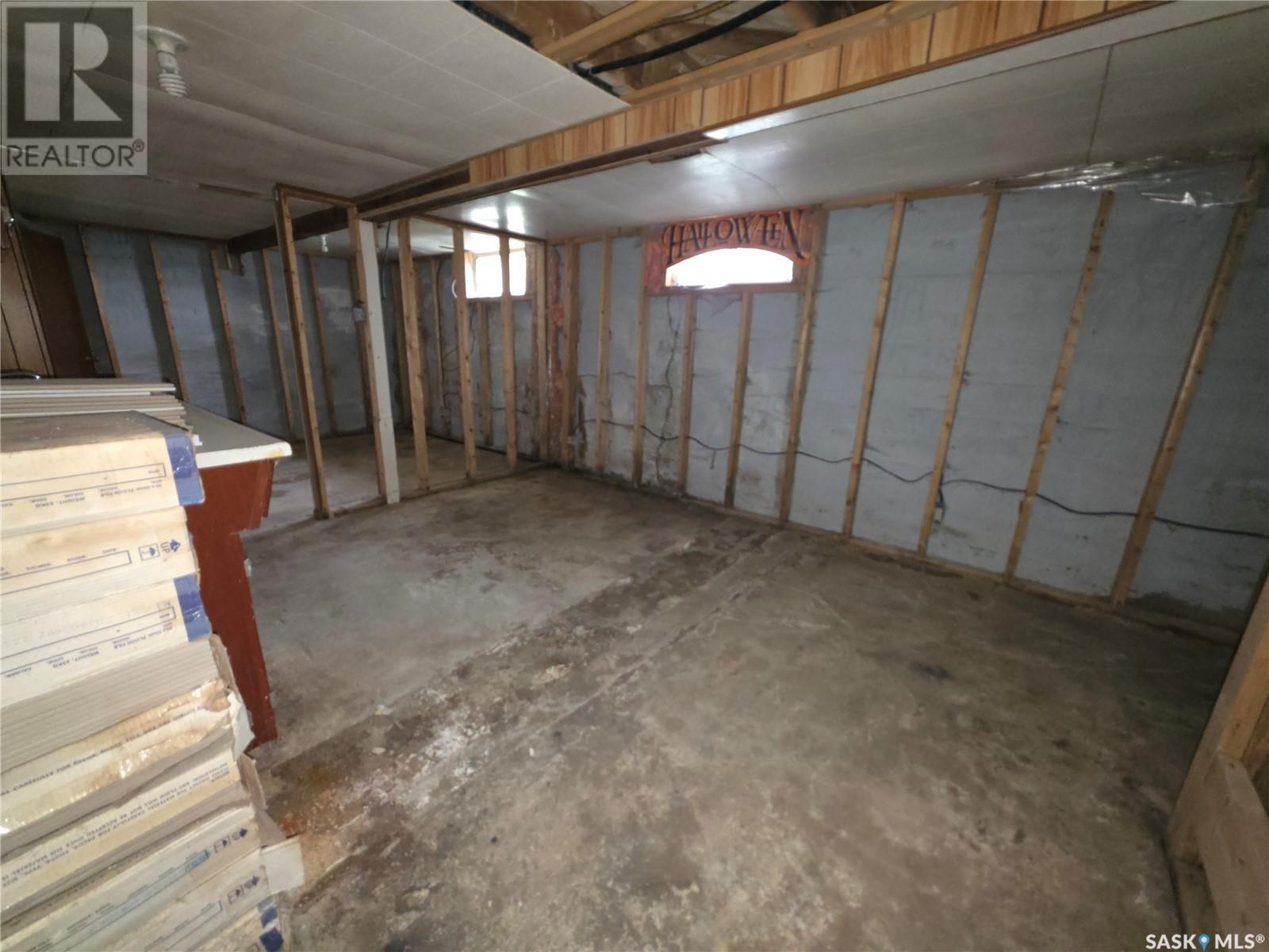Single Family House Bungalow for Sale in  rd AVENUE NW Swift Current 