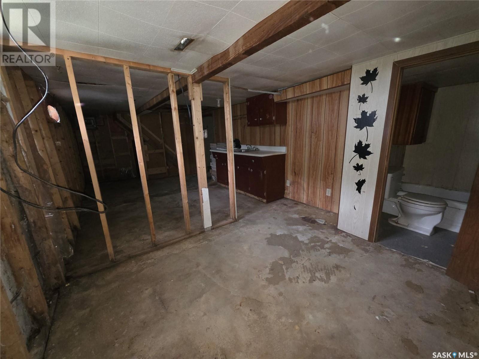 Single Family House Bungalow for Sale in  rd AVENUE NW Swift Current 