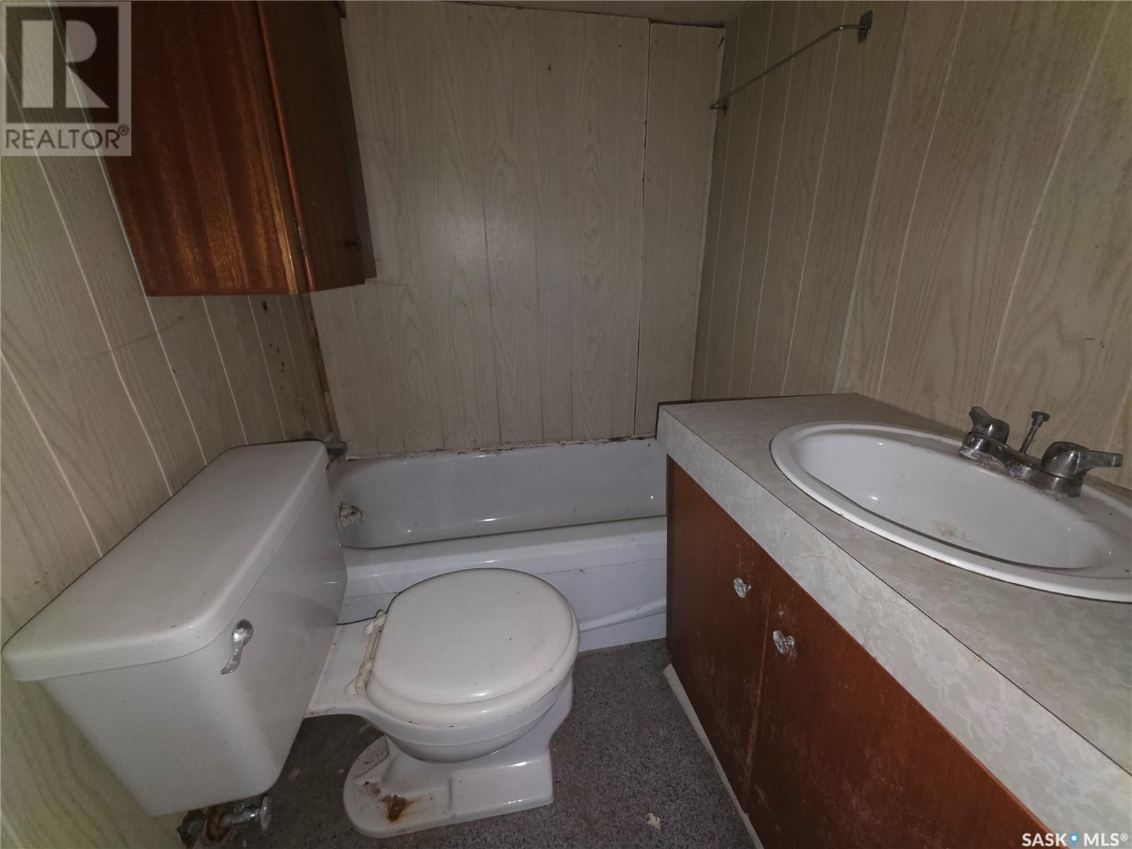 Single Family House Bungalow for Sale in  rd AVENUE NW Swift Current 