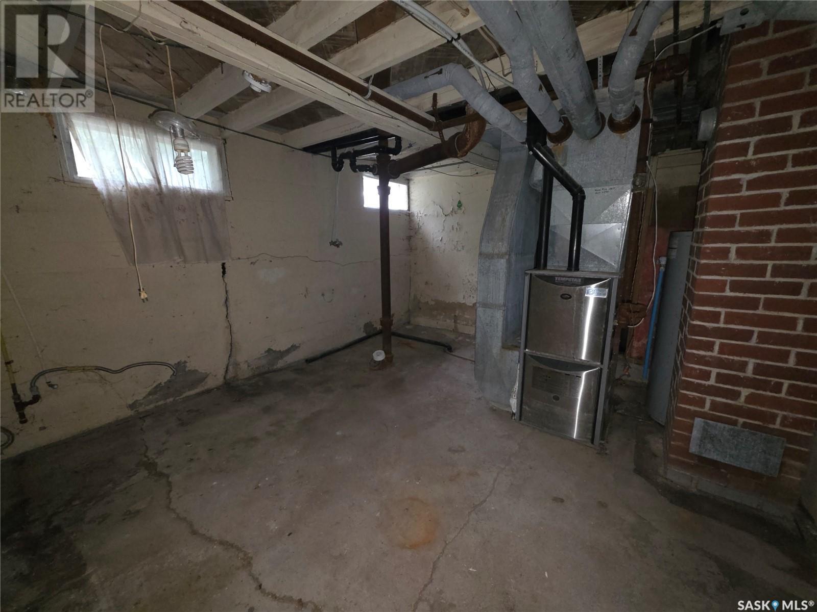 Single Family House Bungalow for Sale in  rd AVENUE NW Swift Current 