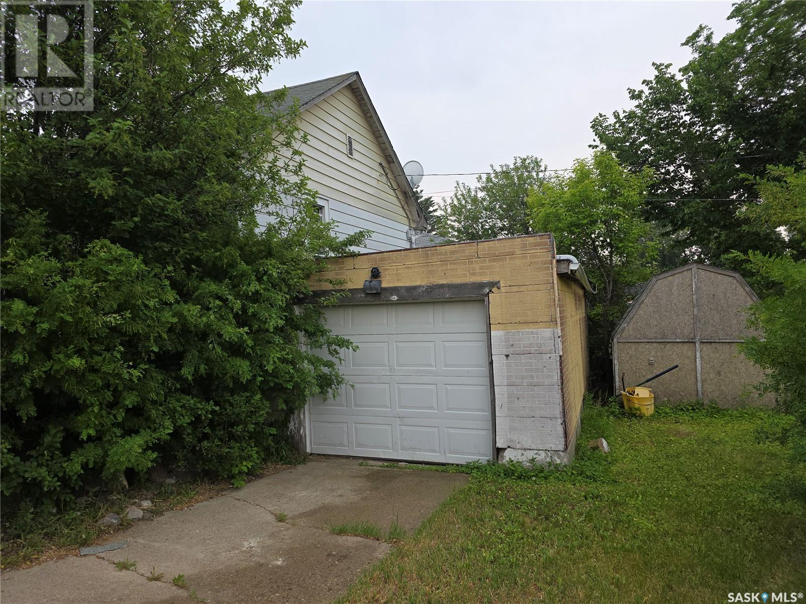 Single Family House Bungalow for Sale in  rd AVENUE NW Swift Current 
