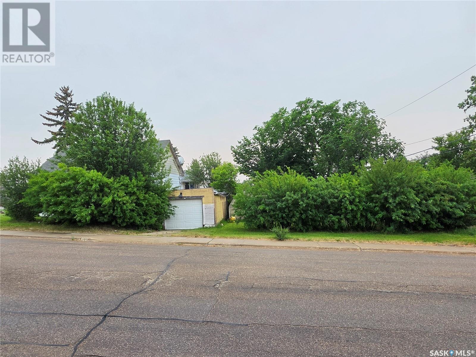 Single Family House Bungalow for Sale in  rd AVENUE NW Swift Current 