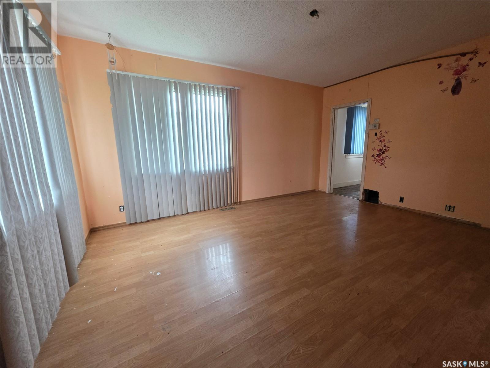 Single Family House Bungalow for Sale in  rd AVENUE NW Swift Current 