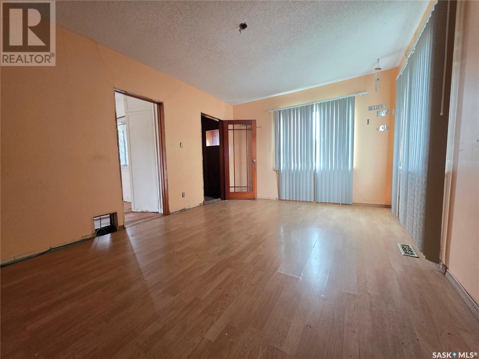Single Family House Bungalow for Sale in  rd AVENUE NW Swift Current 