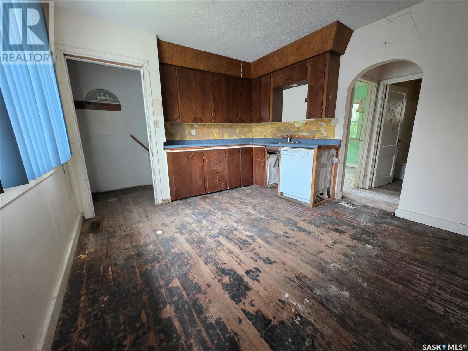 Single Family House Bungalow for Sale in  rd AVENUE NW Swift Current 