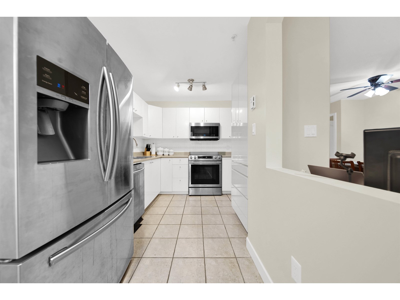 Photo 12 of 111 22022 49 Avenue Avenue, Langley BC
