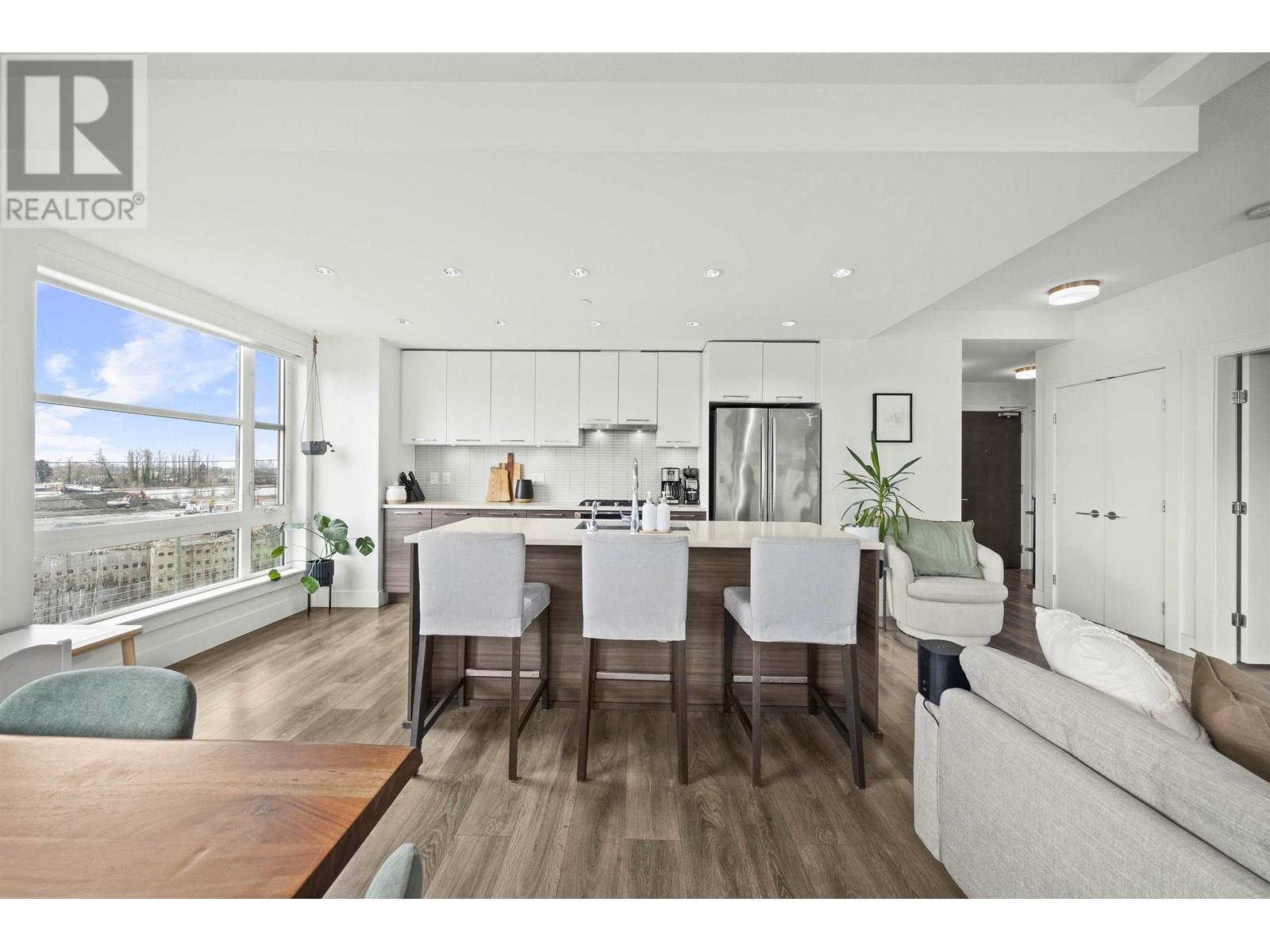 Photo 5 of 615 3488 Sawmill Crescent, Vancouver BC