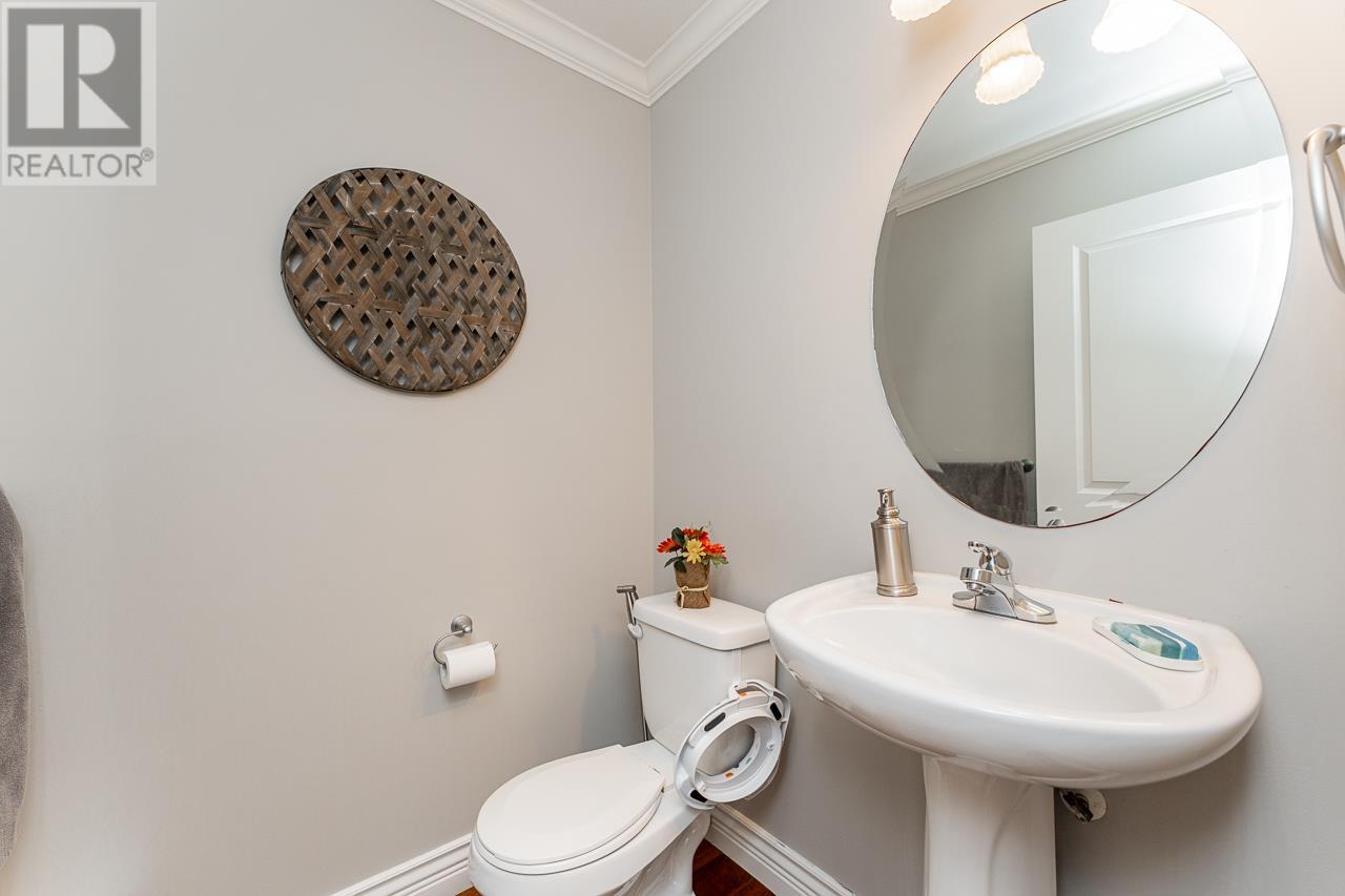 Photo 9 of 11 9051 Blundell Road, Richmond BC