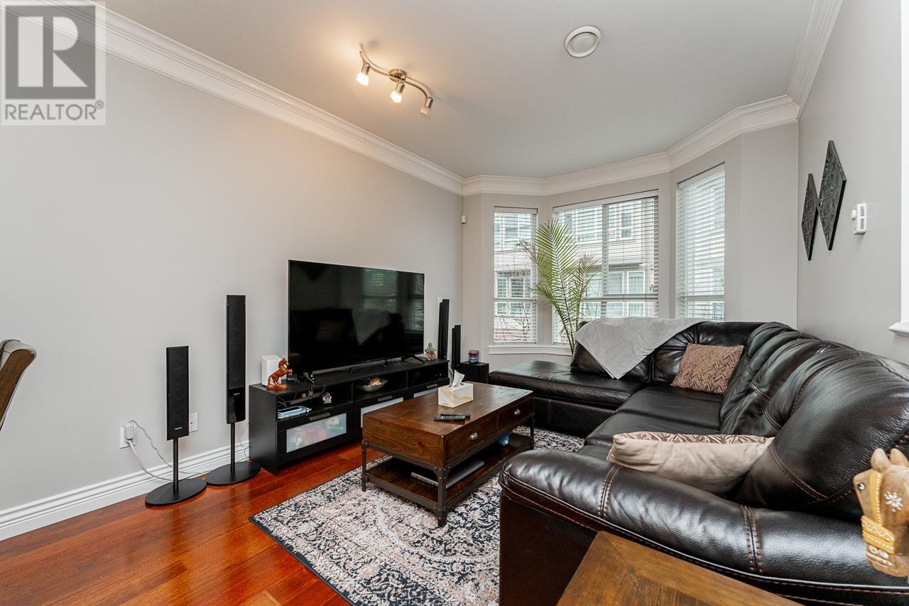 Photo 3 of 11 9051 Blundell Road, Richmond BC