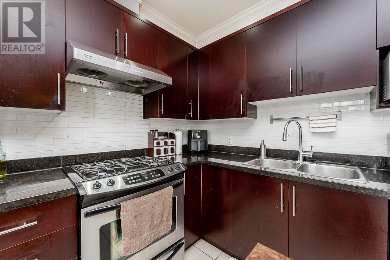 Photo 6 of 11 9051 Blundell Road, Richmond BC