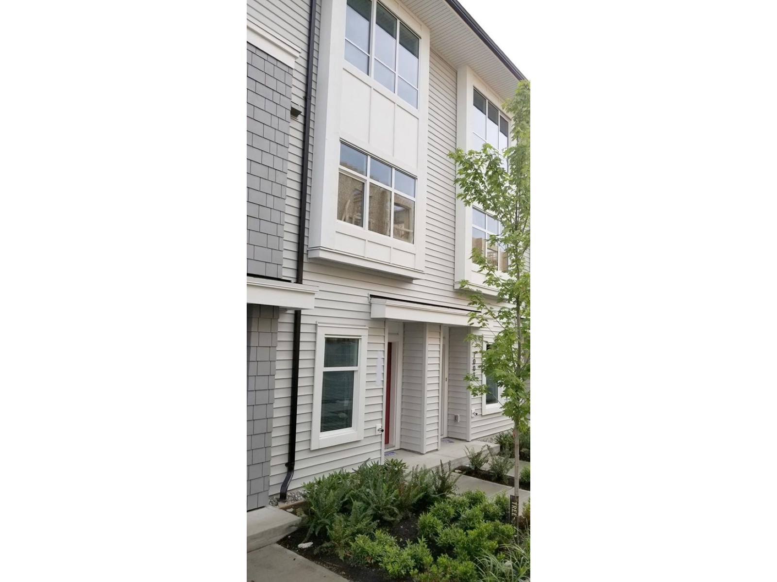 Photo 3 of 1002 18505 Laurensen Place, Surrey BC