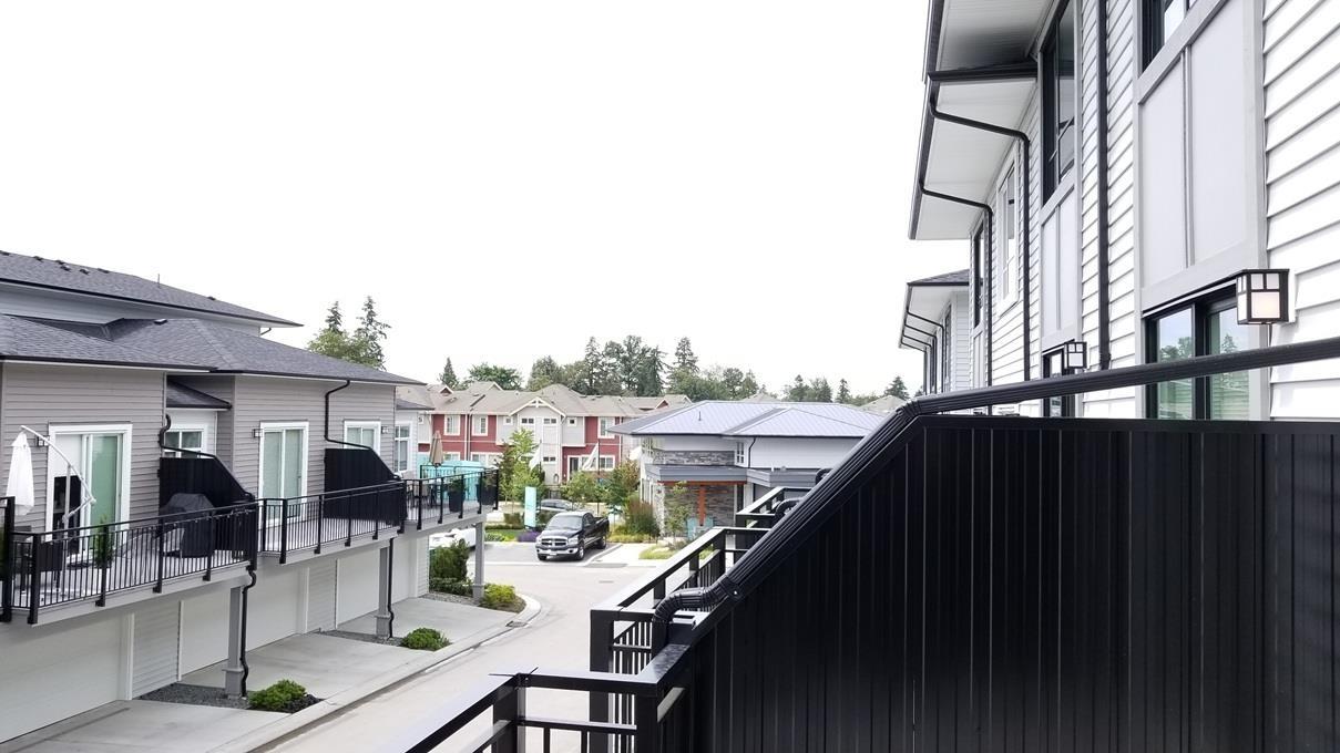 Photo 4 of 1002 18505 Laurensen Place, Surrey BC