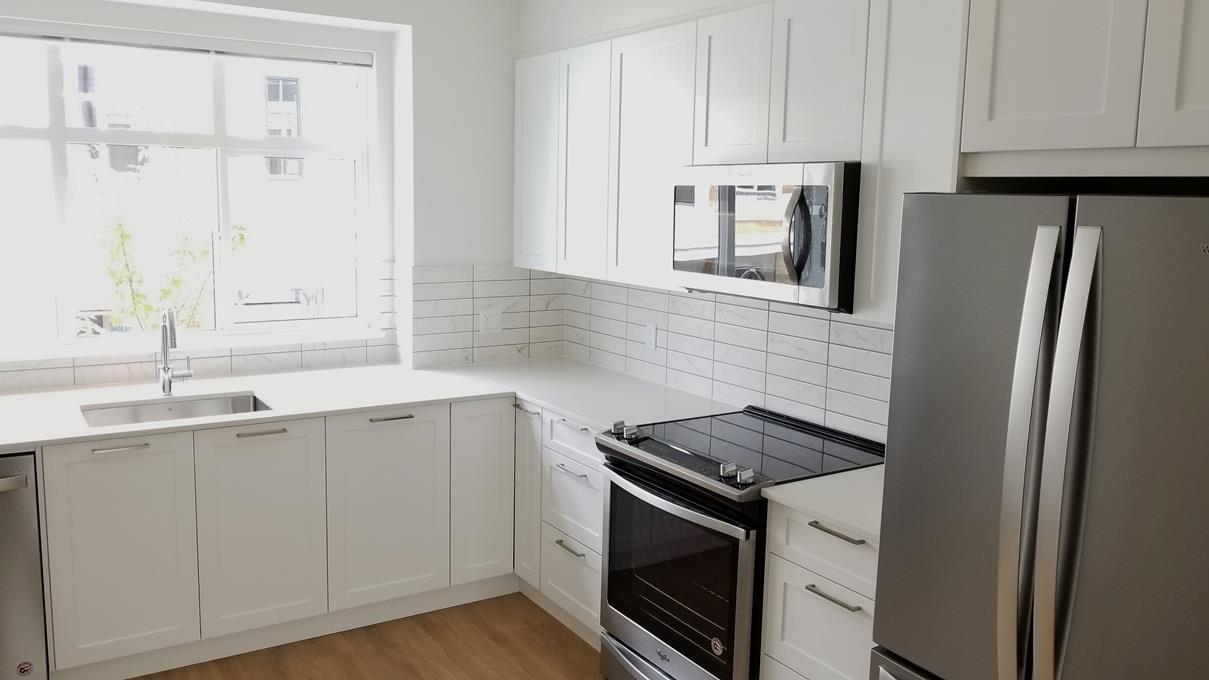 Photo 6 of 1002 18505 Laurensen Place, Surrey BC
