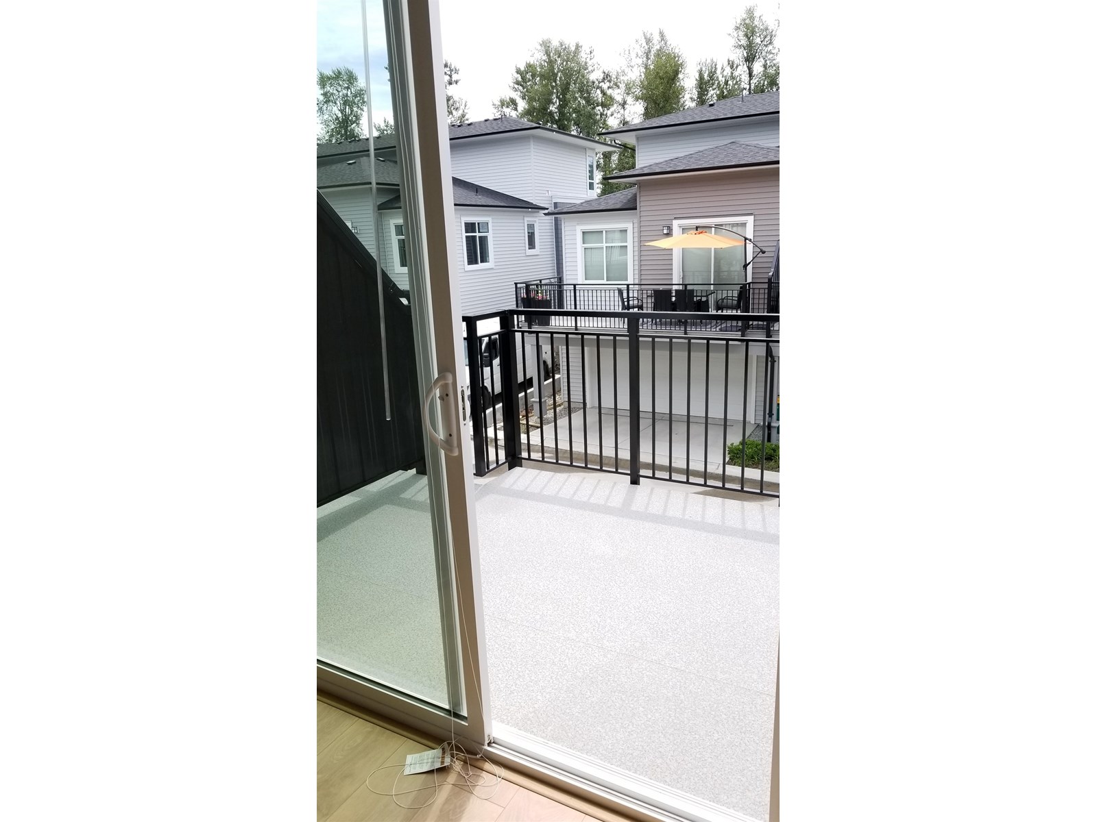 Photo 9 of 1002 18505 Laurensen Place, Surrey BC