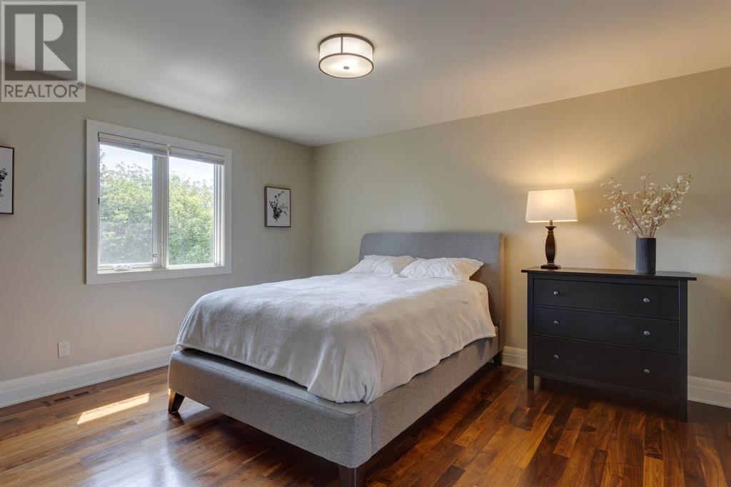 Single Family House for Sale in   Avenue NW St Andrews Heights Calgary 