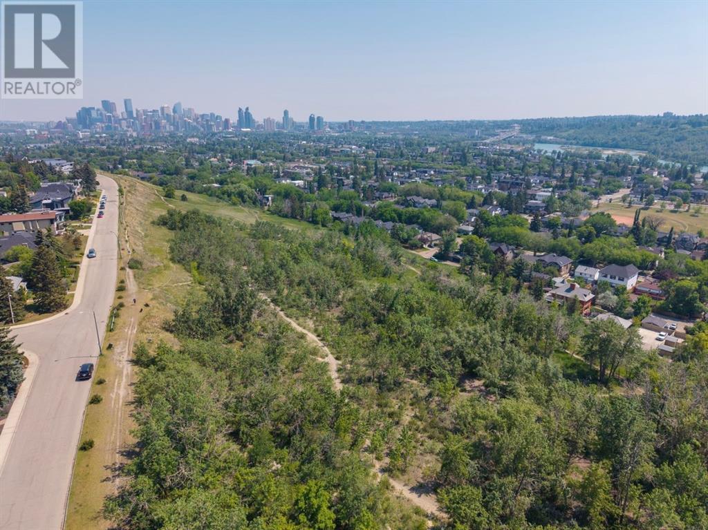 Single Family House for Sale in   Avenue NW St Andrews Heights Calgary 
