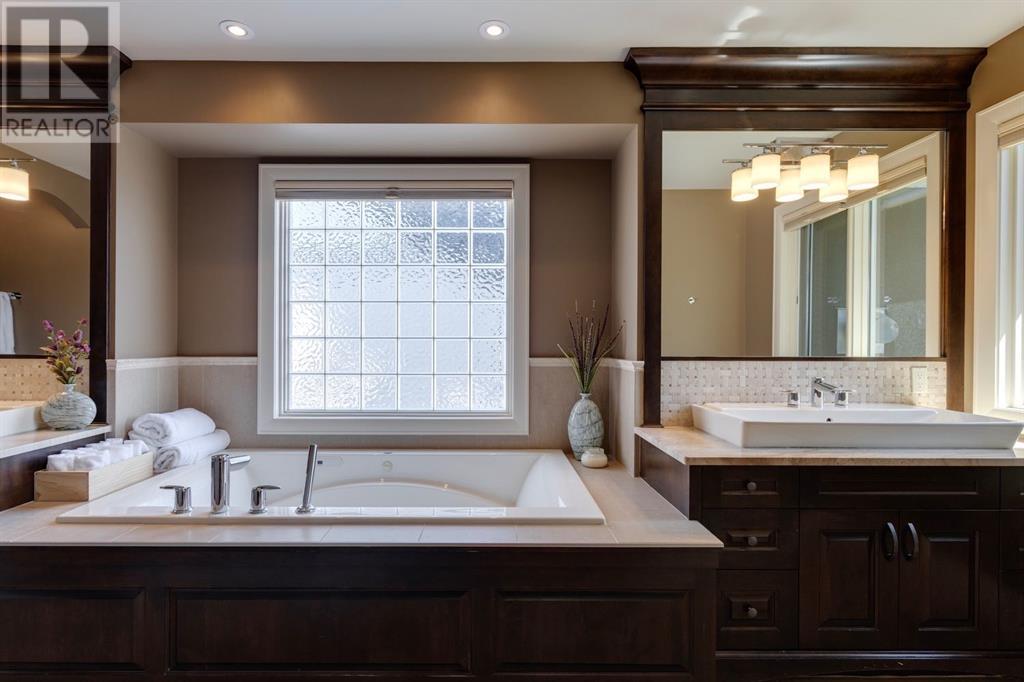 Single Family House for Sale in   Avenue NW St Andrews Heights Calgary 