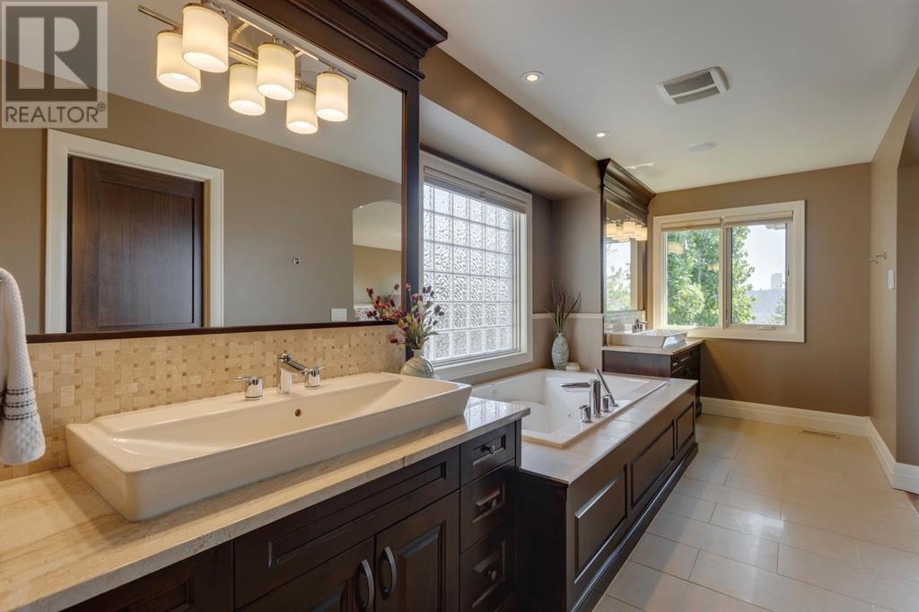 Single Family House for Sale in   Avenue NW St Andrews Heights Calgary 