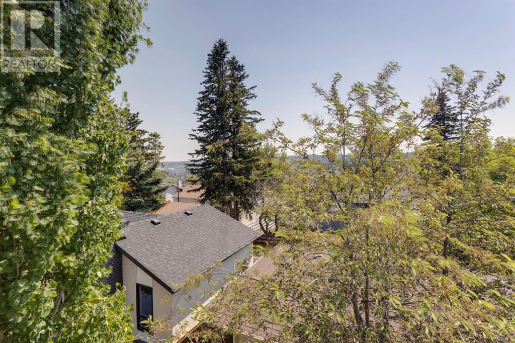 Single Family House for Sale in   Avenue NW St Andrews Heights Calgary 