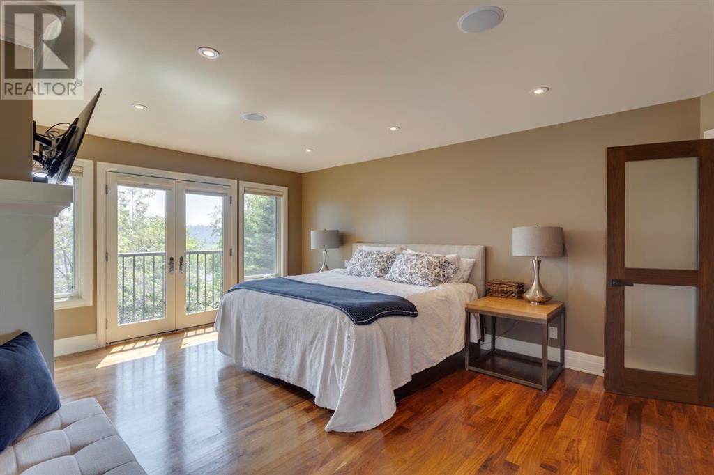 Single Family House for Sale in   Avenue NW St Andrews Heights Calgary 