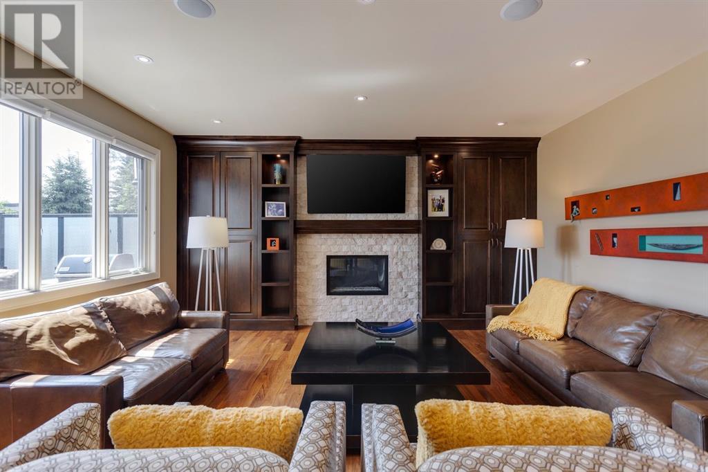 Single Family House for Sale in   Avenue NW St Andrews Heights Calgary 