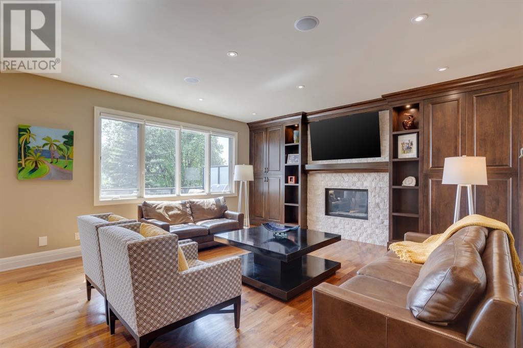 Single Family House for Sale in   Avenue NW St Andrews Heights Calgary 