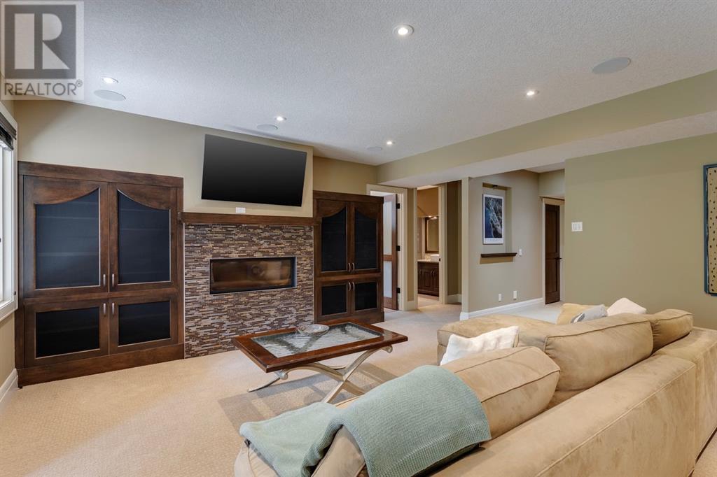 Single Family House for Sale in   Avenue NW St Andrews Heights Calgary 