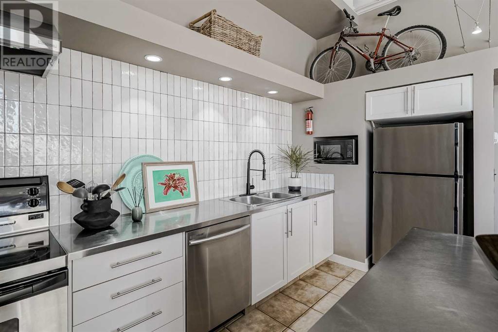 Single Family House Loft for Sale in   Glamis Drive Glamorgan Calgary 