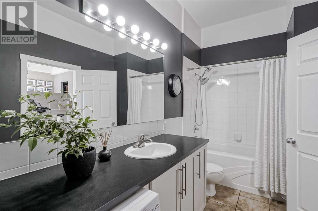 Single Family House Loft for Sale in   Glamis Drive Glamorgan Calgary 