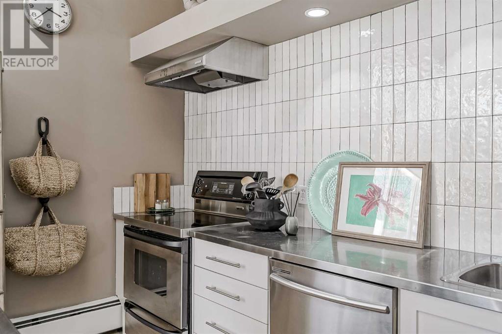 Single Family House Loft for Sale in   Glamis Drive Glamorgan Calgary 