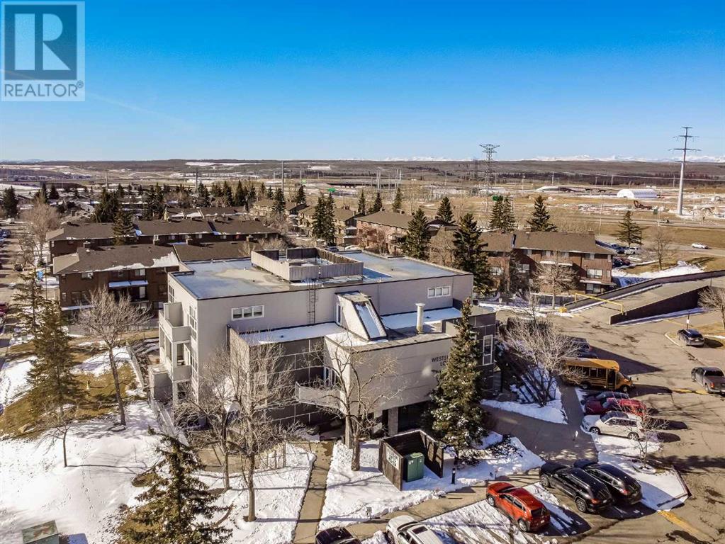 Single Family House Loft for Sale in   Glamis Drive Glamorgan Calgary 
