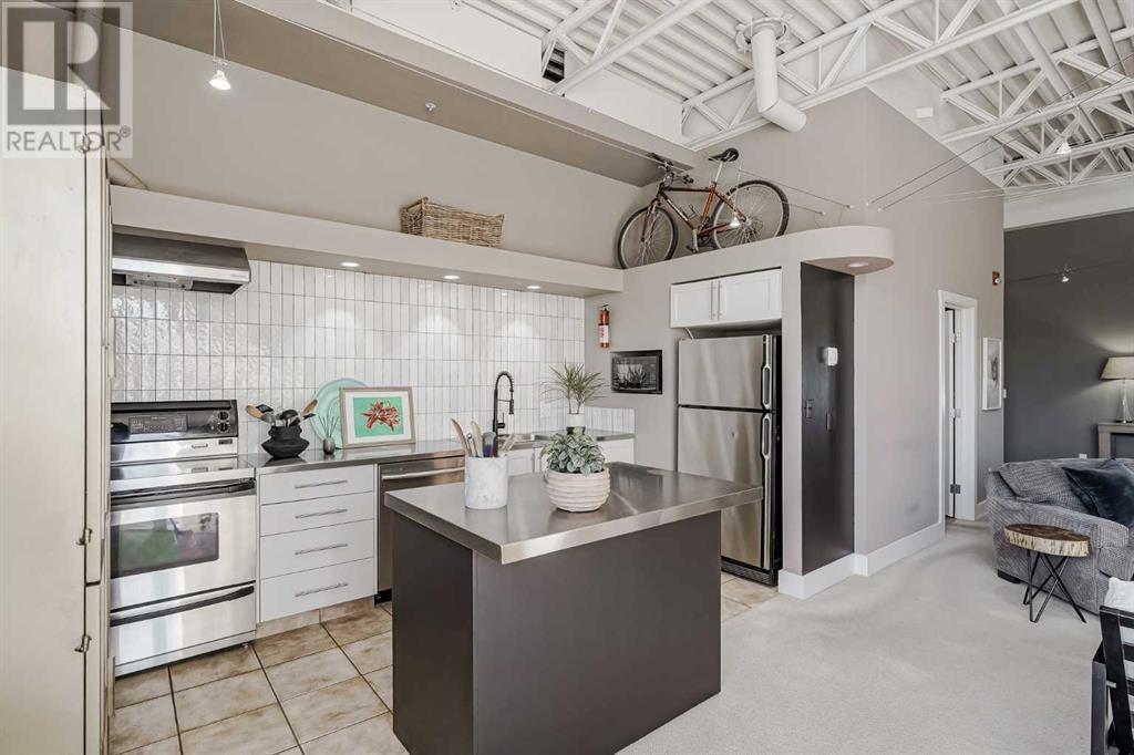 Single Family House Loft for Sale in   Glamis Drive Glamorgan Calgary 